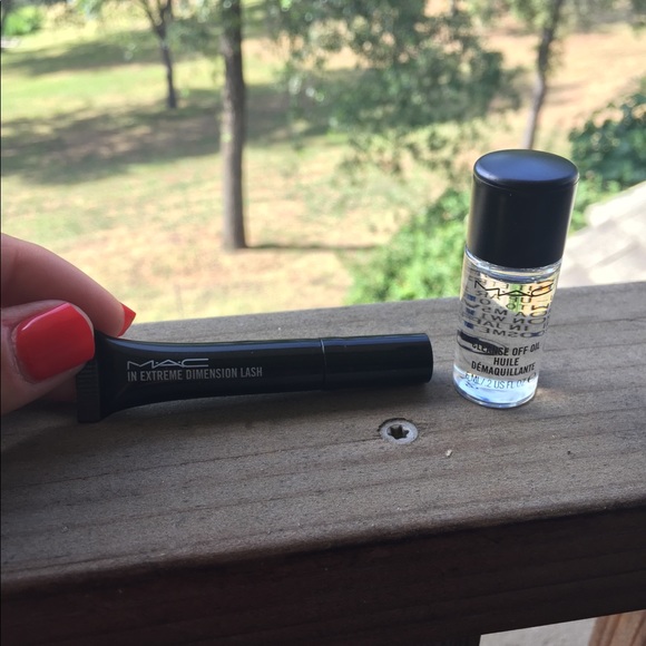 Mac Makeup bundle - Picture 2 of 6